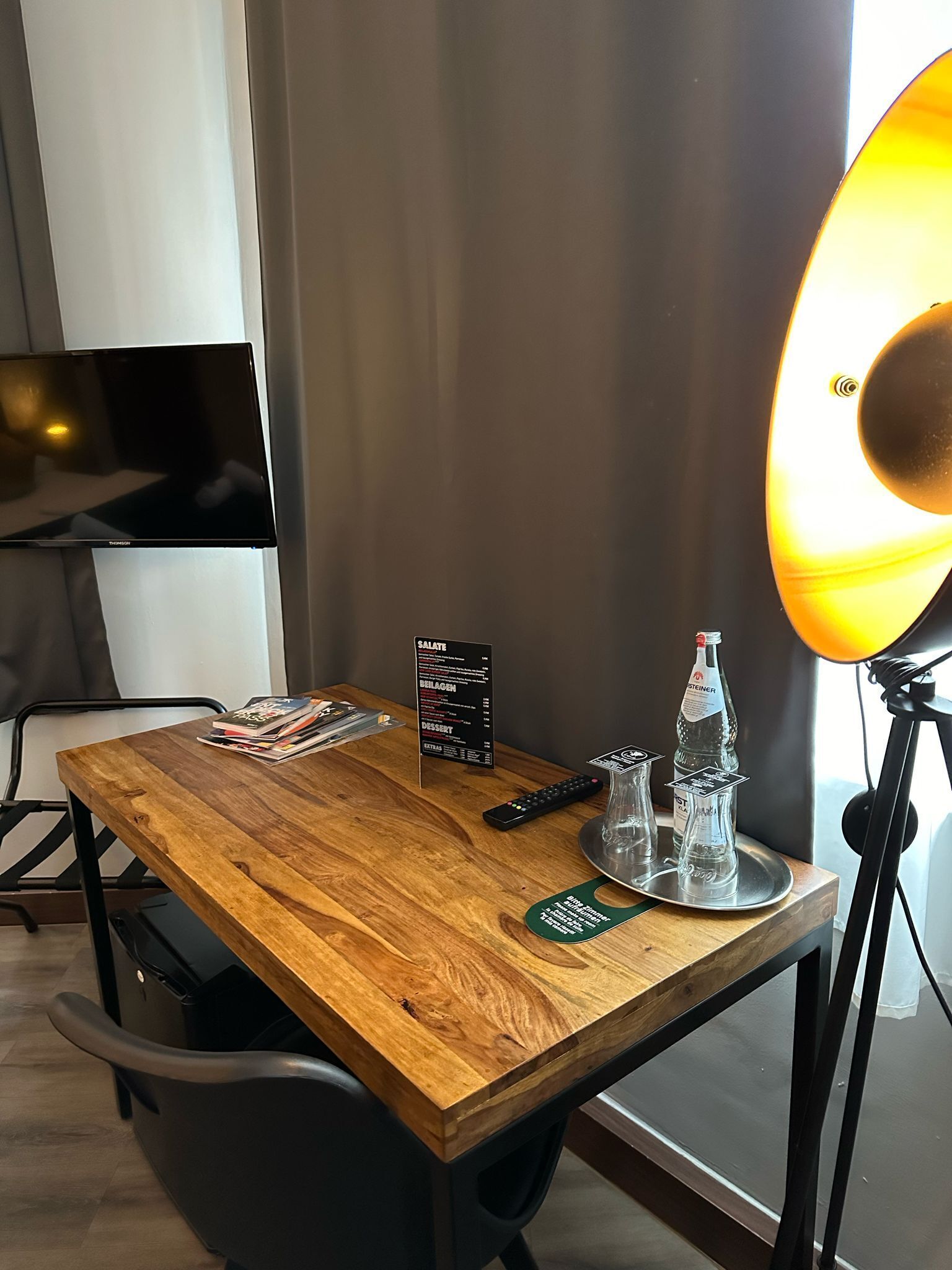 Einzelzimmer | Essbereich im Zimmer