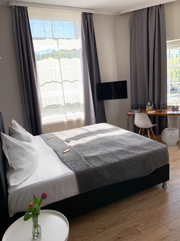 双人房 | 防过敏的被褥、羽绒被、加厚床垫、办公桌