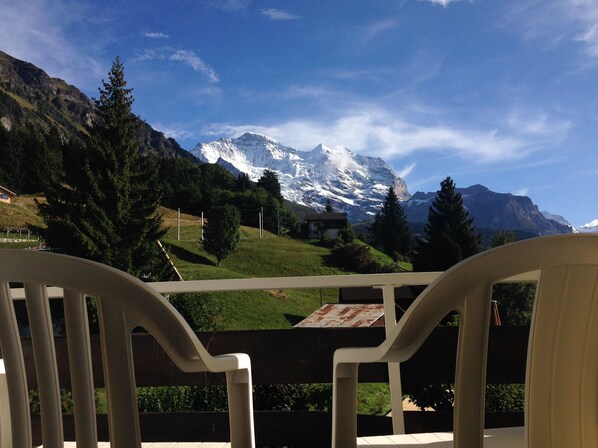 Twin Room | Balcony view - Residence Brunner (Lauterbrunnen)