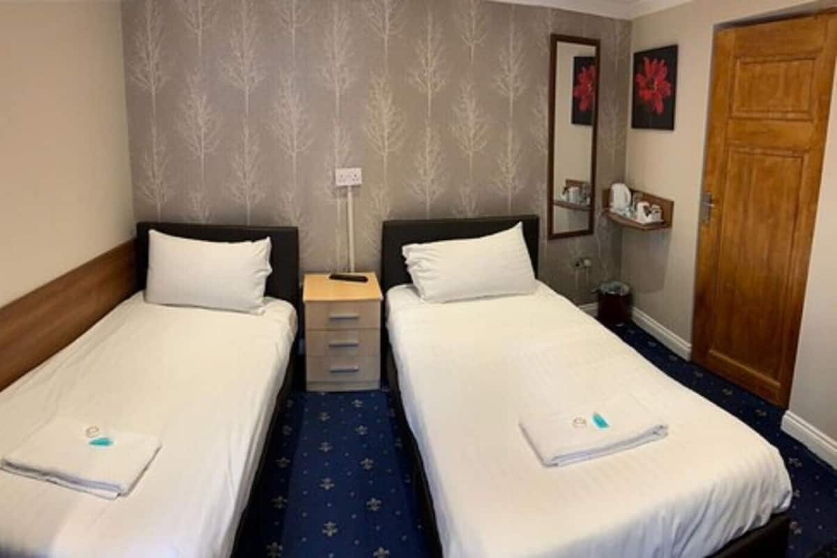 Twin Room | Free WiFi