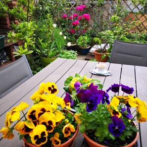 Safe på rommet, strykejern/-brett og wi-fi (inkludert)