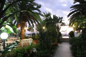 Terrace/patio - Hotel Mondial (Praia a Mare)