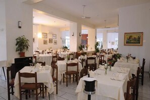 Dining - Hotel Mondial (Praia a Mare)