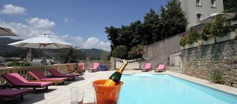 VILLA AIMEE LUXURY APARTMENTS WITH HEATED POOL
