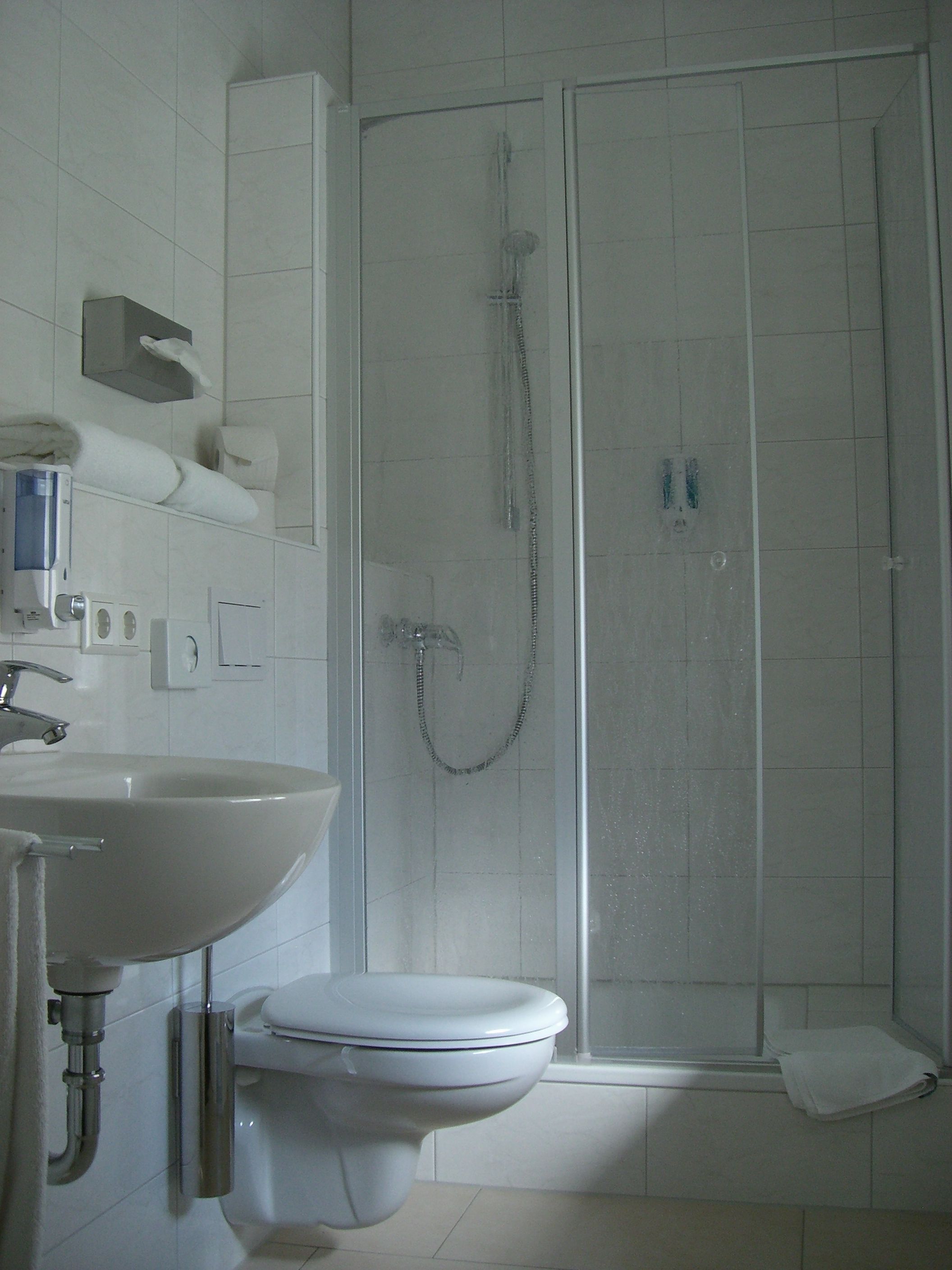 triple room, private bathroom | bathroom | hair dryer, towels