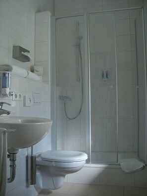 Bathroom - Pension Im Sunnegässle (Rust)