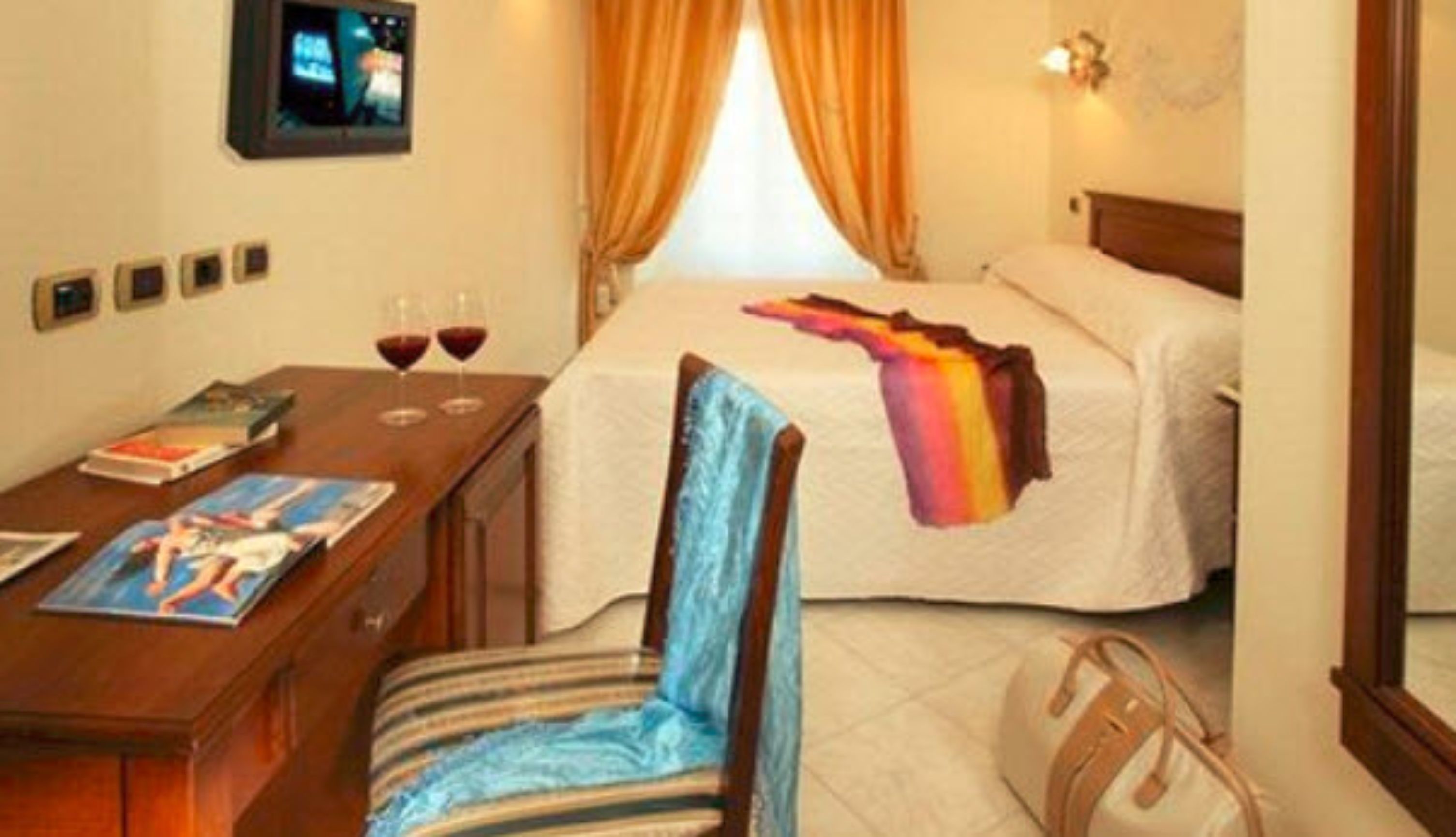 double or twin room (no elevator) | in-room safe, desk, soundproofing, free cots/infant beds