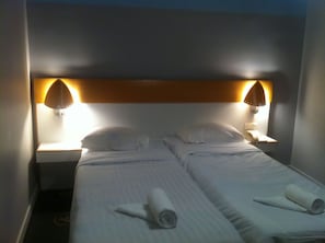 Double Room | Desk, free WiFi