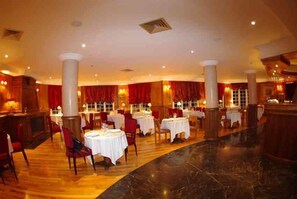 Se sirven desayunos, almuerzos, cenas y cocina internacional