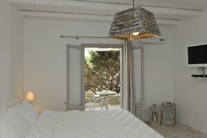 Superior Room | Egyptian cotton sheets, premium bedding, down comforters, in-room safe - Anemoi Resort (Paros)
