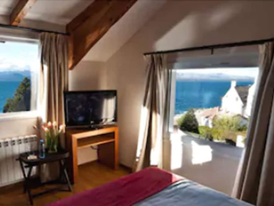 Firemannsrom – premium | Minibar, safe på rommet, skrivebord og skrivebord for bærbar PC