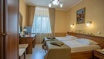 Bộ đồ giường cao cấp, minibar, két bảo mật tại phòng