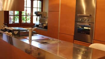 Café da manhã com buffet grátis todos os dias