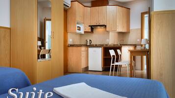 Suite, non-fumeurs, coin cuisine | Literie hypoallergénique, coffres-forts dans les chambres