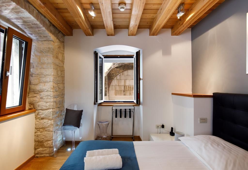 superior apartment, terrace | minibar, in-room safe, individually decorated, individually furnished