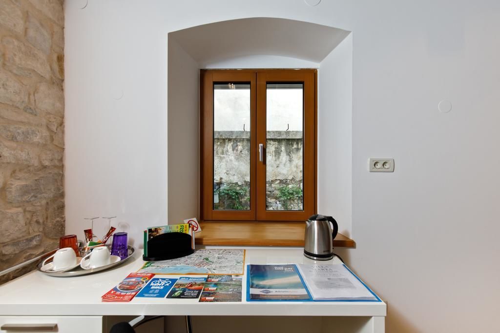 superior double room, city view | minibar, in-room safe, individually decorated, individually furnished