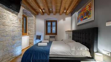 Superior Double Room, City View | 1 bedroom, minibar, in-room safe, individually decorated