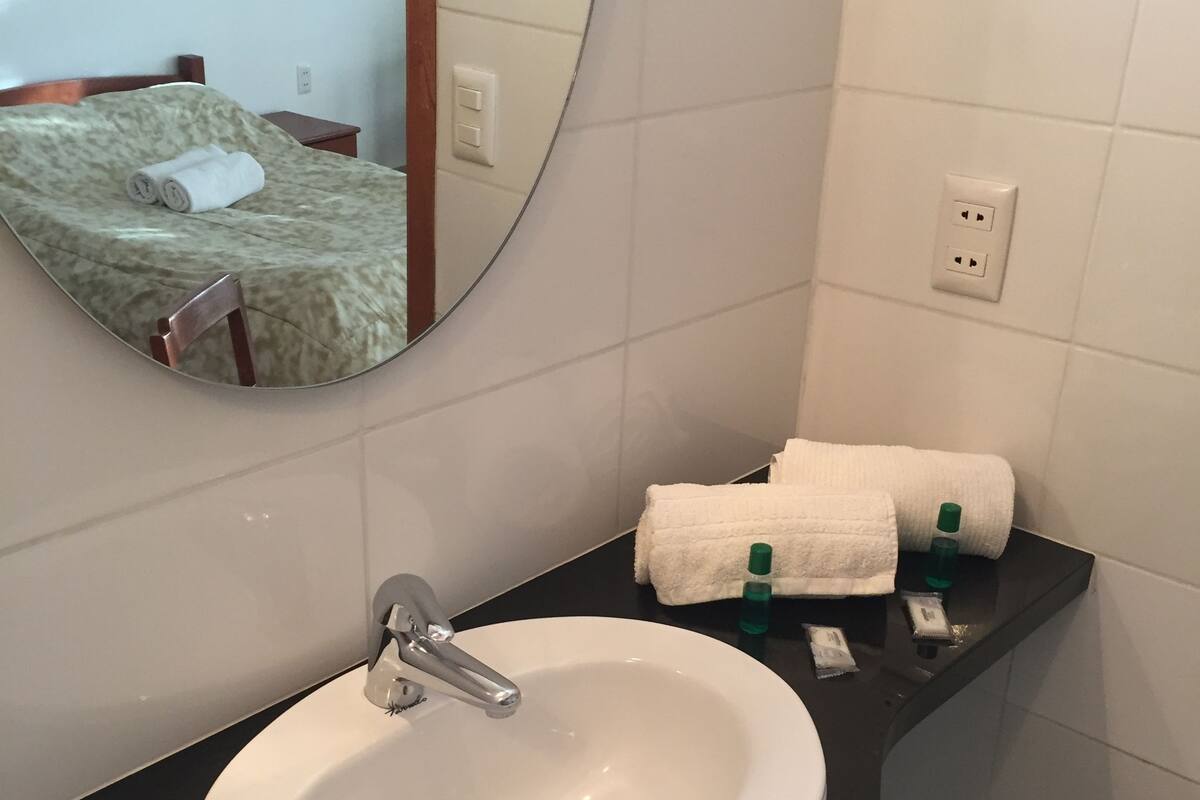 Regadera, regadera tipo lluvia, amenidades de baño gratuitas