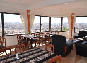 Desayuno bufé gratuito y diario