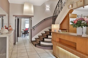 Lobby - Hotel Restaurant Charbonnel (Brantôme en Périgord)