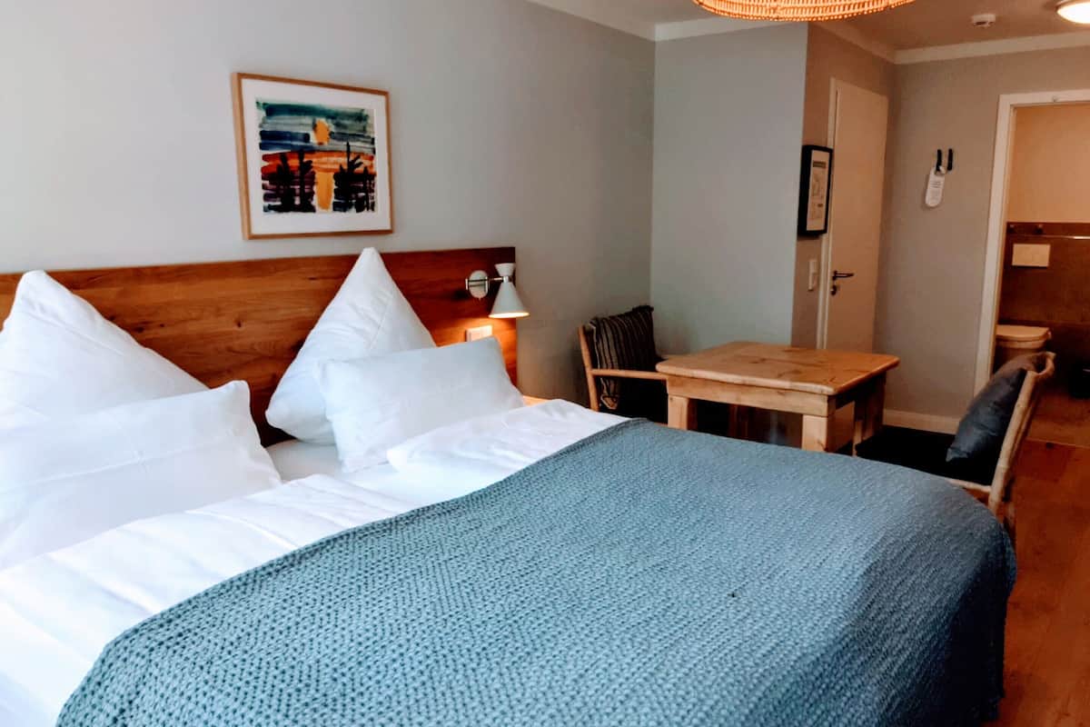 Comfort tweepersoonskamer, 1 slaapkamer, niet-roken, uitzicht op tuin | Lakens van Egyptisch katoen, luxe beddengoed, individueel gedecoreerd