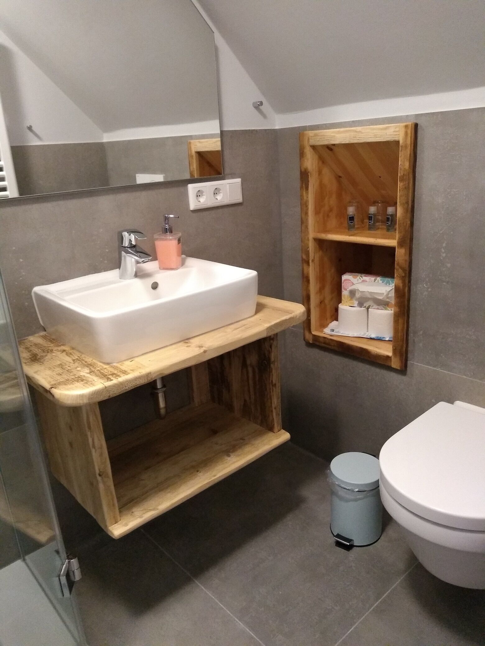 comfort double room, 1 bedroom, non smoking, garden view | bathroom | shower, rainfall showerhead, free toiletries, hair dryer