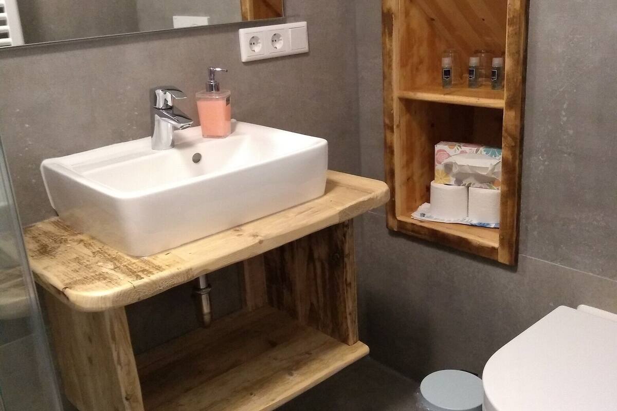 comfort double room, 1 bedroom, non smoking, garden view | bathroom | shower, rainfall showerhead, free toiletries, hair dryer