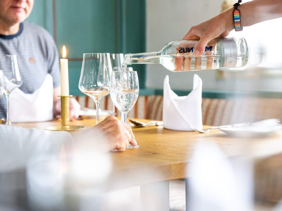 Se sirven cenas y cocina regional