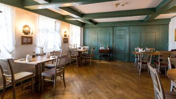 Dagelijks ontbijtbuffet (EUR 16.0 per persoon)