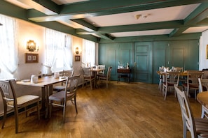Daily buffet breakfast (EUR 16.0 per person)