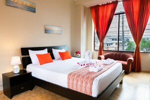 herbergi | Rúmföt af bestu gerð, dúnsængur, öryggishólf í herbergi