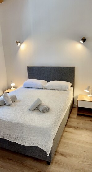 Comfort appartement (4 person - 56) | Een bureau, verduisterende gordijnen, gratis wifi, beddengoed