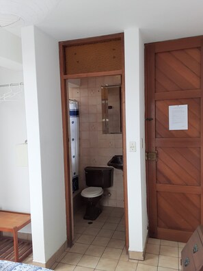 Deluxe Double Room | Bathroom