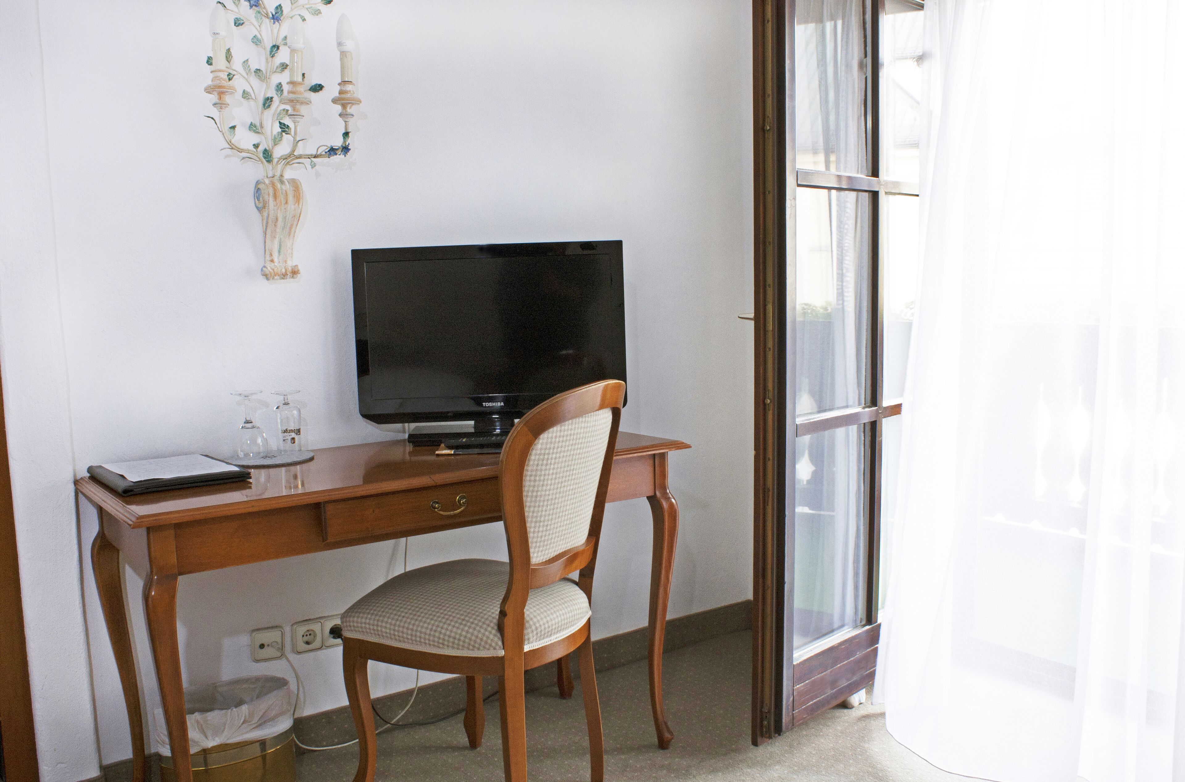 superior single room | 1 bedroom, hypo-allergenic bedding, in-room safe, desk