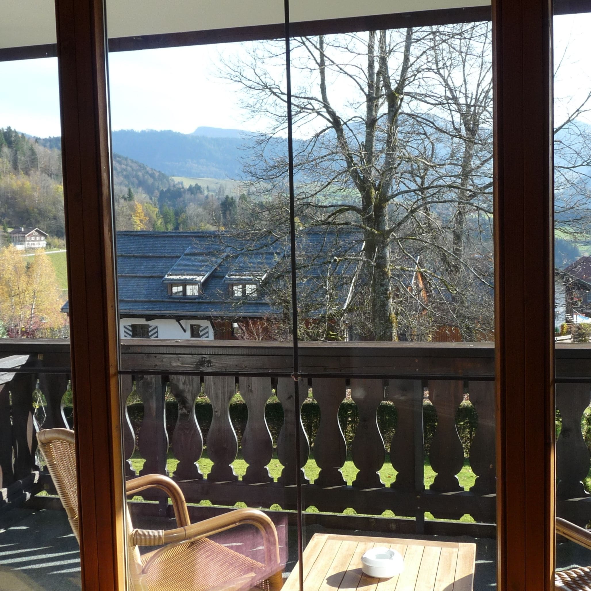 deluxe suite, mountain view | 1 bedroom, hypo-allergenic bedding, in-room safe, desk