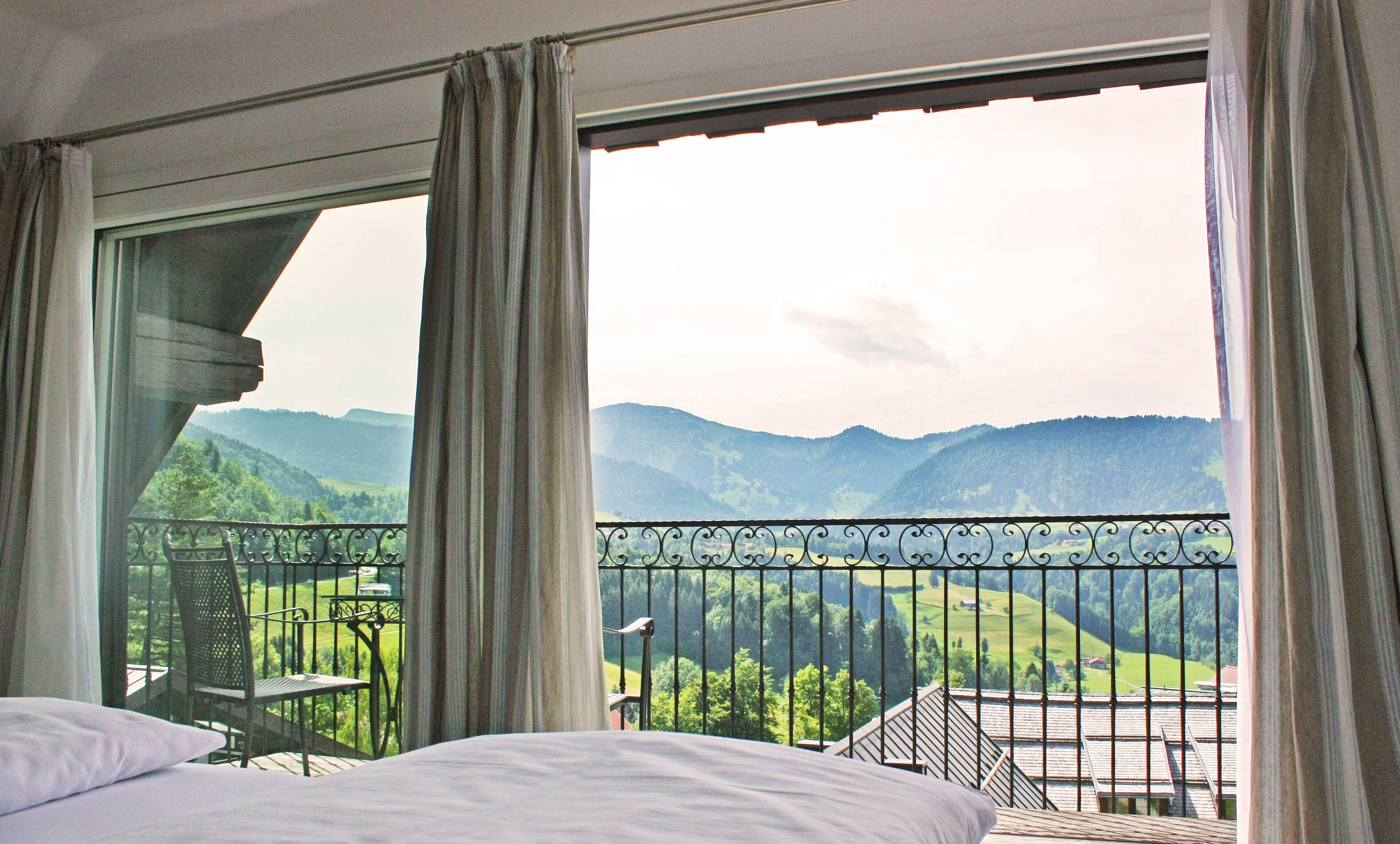 junior suite, balcony, mountain view | 1 bedroom, hypo-allergenic bedding, in-room safe, desk