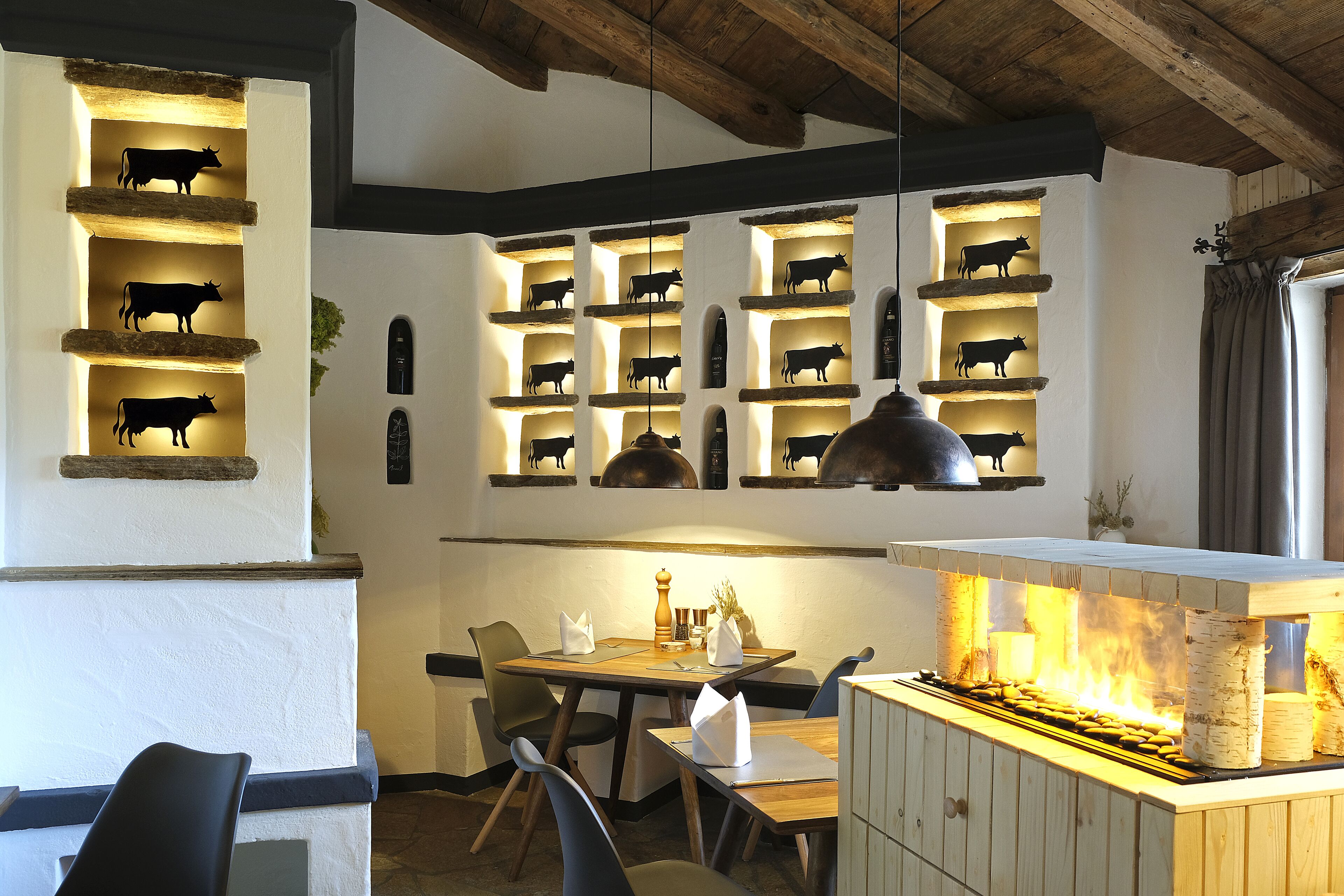 2 間餐廳，供應地中海料理