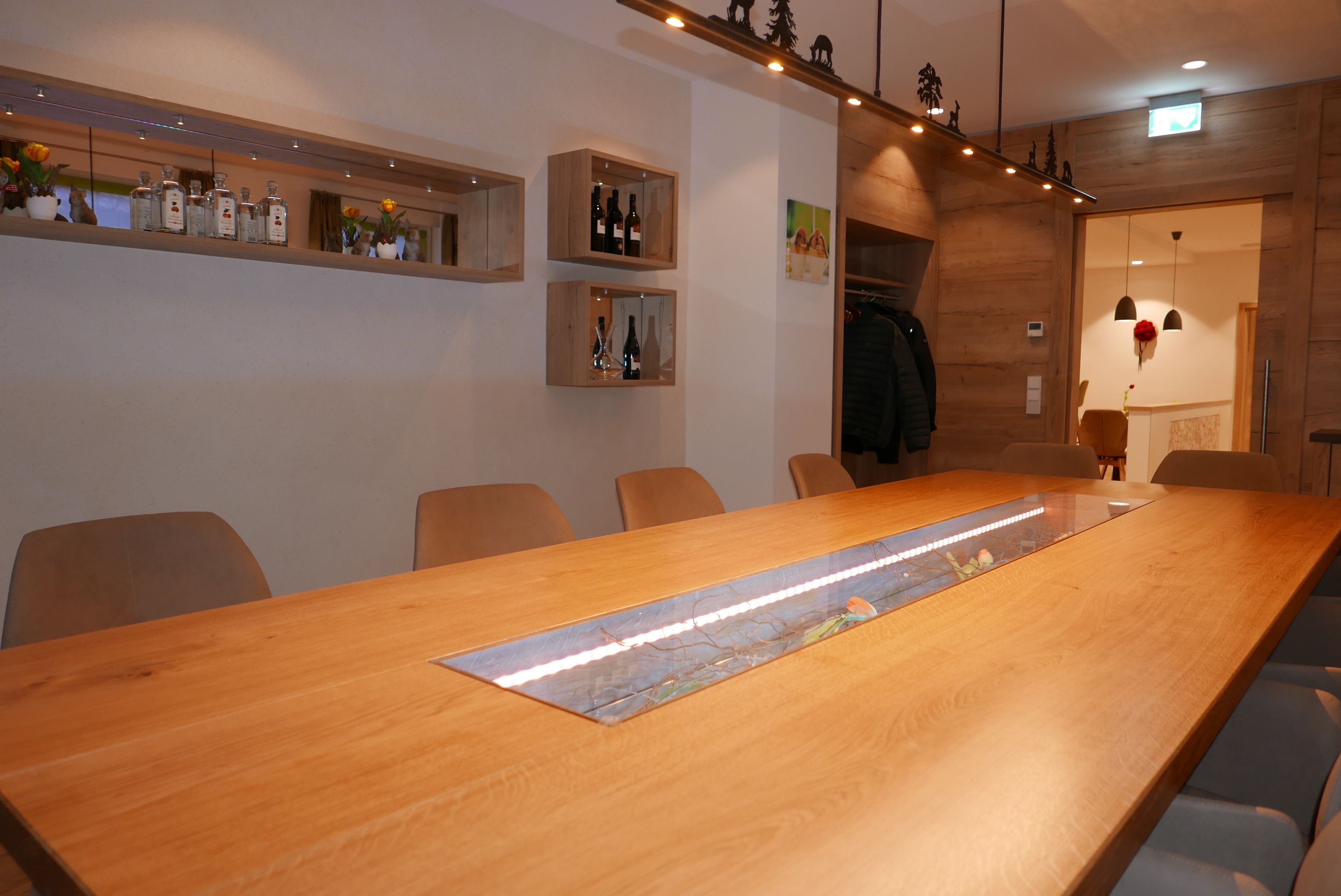 breakfast, lunch, dinner served; regional cuisine