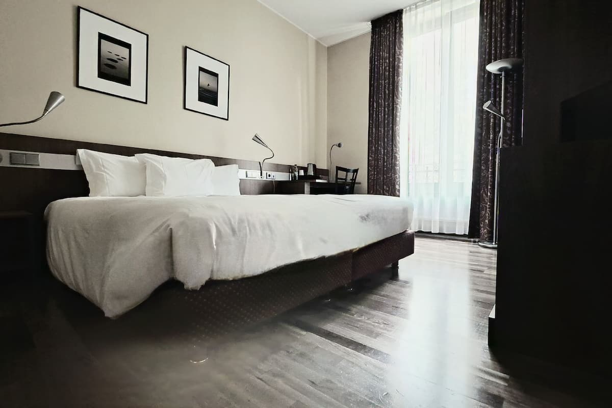 Superior Double Room | Premium bedding, down duvets, pillow-top beds, in-room safe