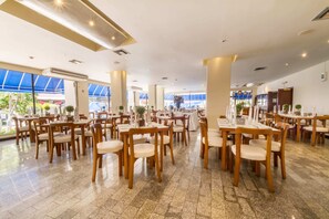 Breakfast, lunch and dinner served - Hotel Arena Blanca (San Andrés)
