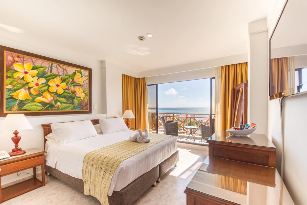 Hochwertige Bettwaren, Daunenbettdecken, Minibar, Zimmersafe