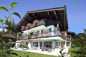 Fachada da propriedade