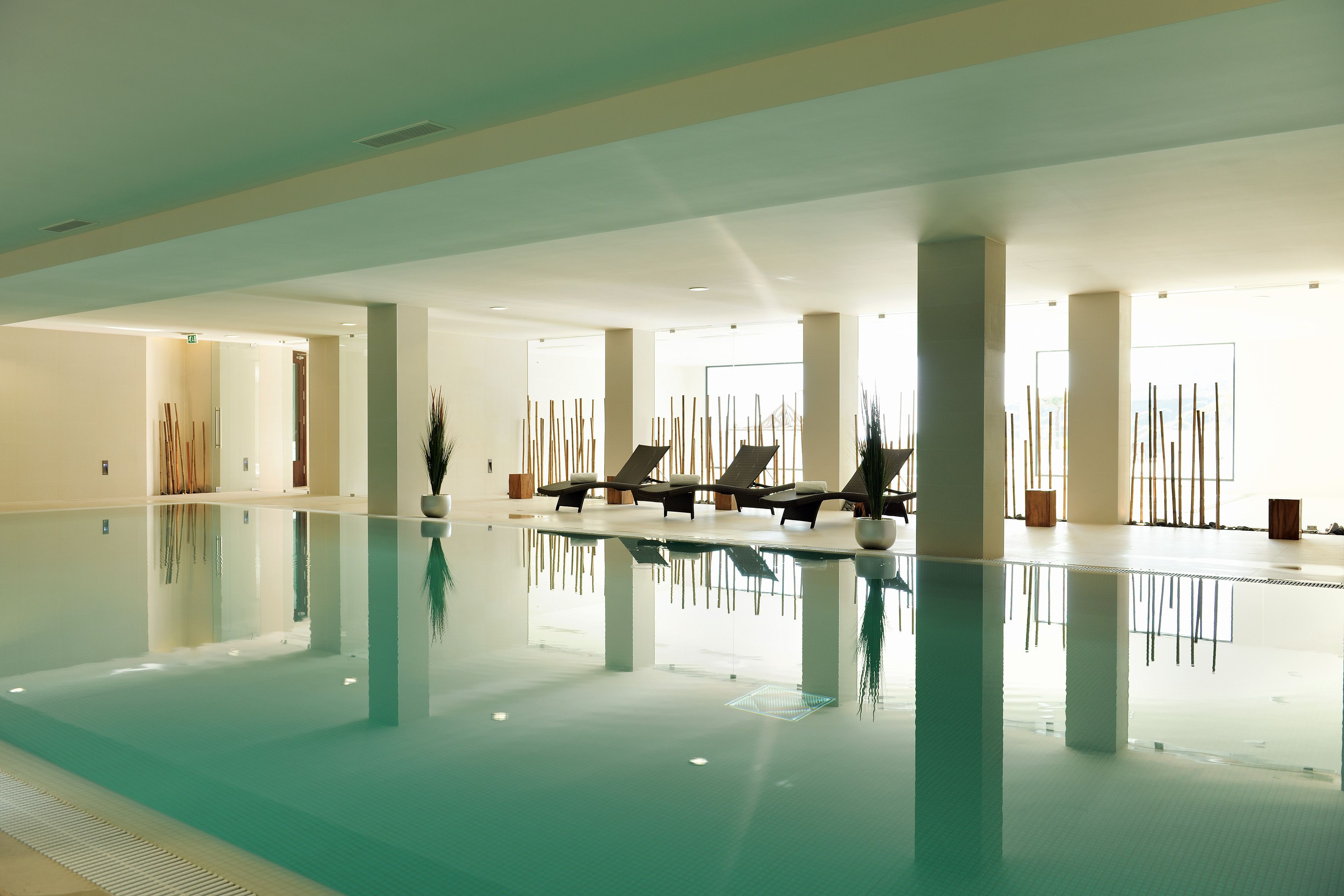 Indoor pool, 4 outdoor pools, pool umbrellas, sun loungers