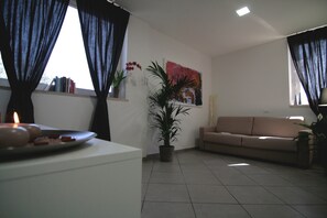 Leilighet – classic, 1 soverom, tekjøkken | Individuelt innredet, skrivebord, barnesenger og wi-fi (inkludert)