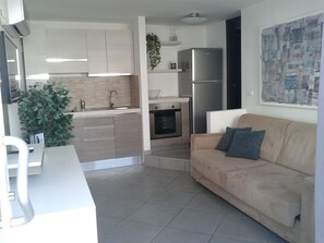 Villa – comfort | Oppholdsrom | En 32-tommers TV med digitale kanaler
