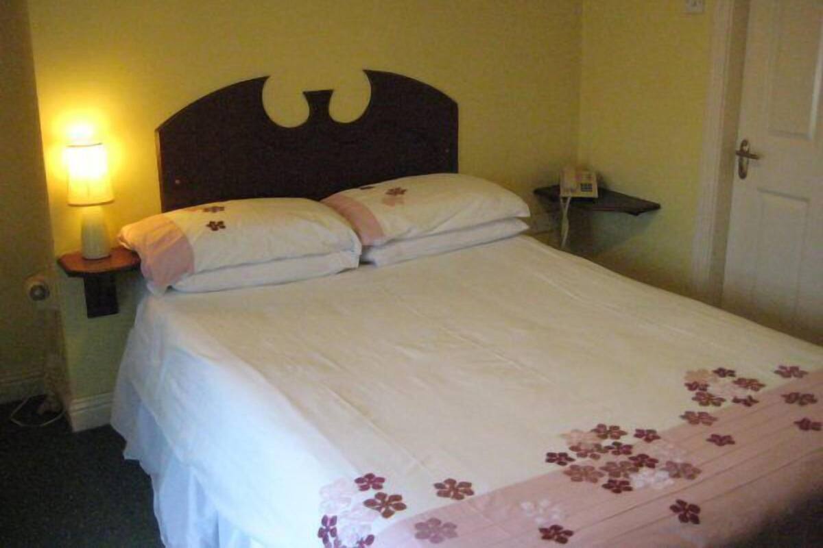 Free cots/infant beds, rollaway beds