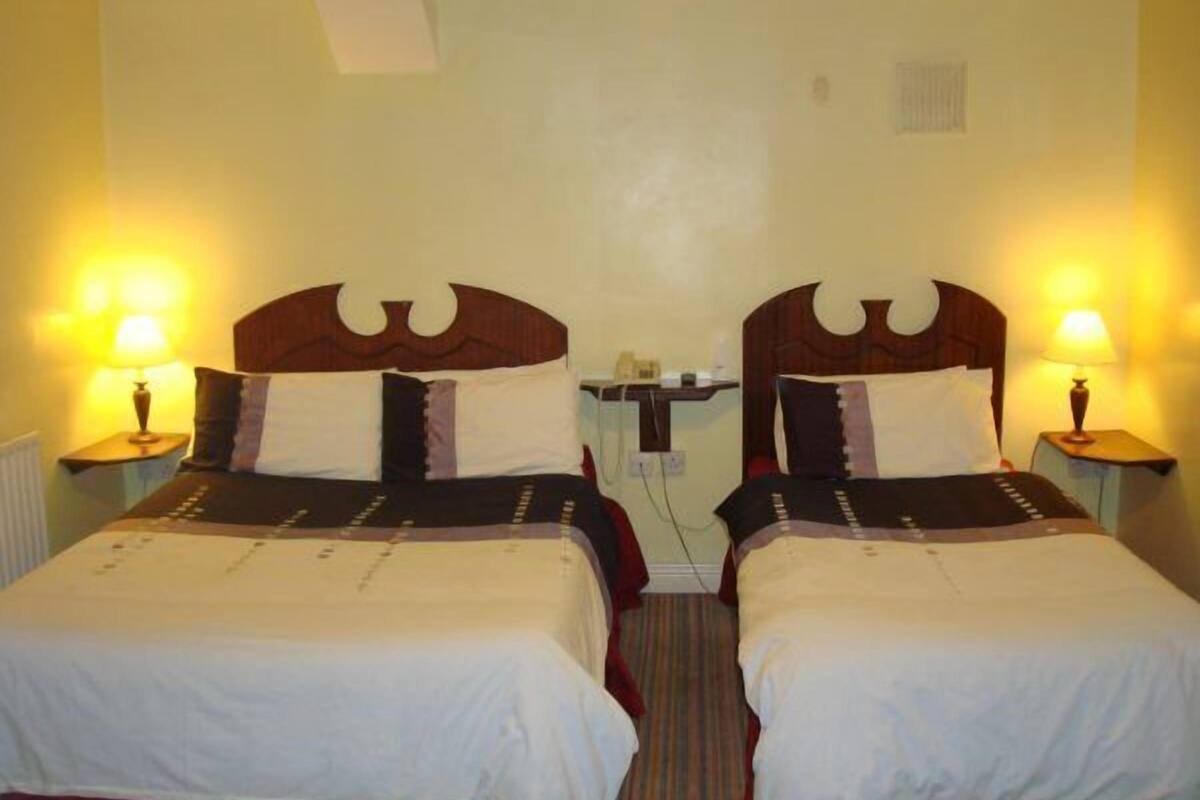 Family Room | Free cots/infant beds, rollaway beds
