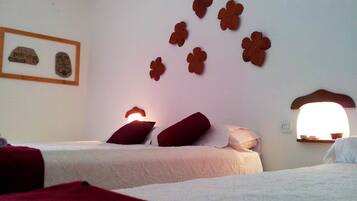 Ropa de cama de alta calidad y minibar