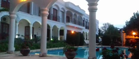 Outdoor pool, sun loungers