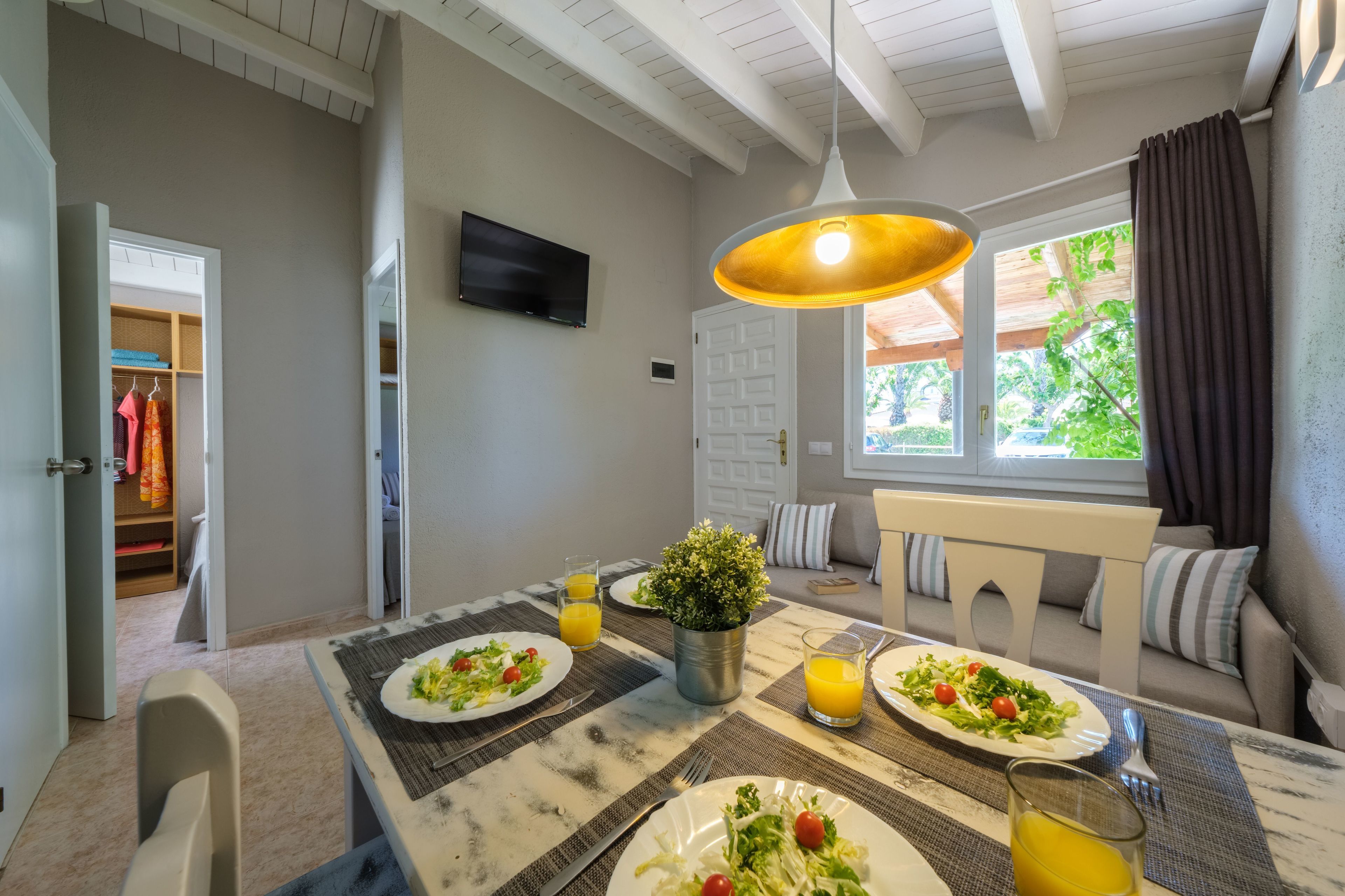 Standard Bungalow | Living area | TV, table football, ping pong